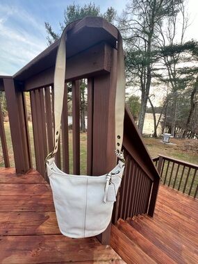 COACH BUCKET BAG / HANDBAG / 11422